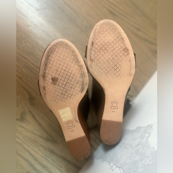 Tory Burch Metal Miller Wedge in Navy women’s size 6 - Picture 6 of 8